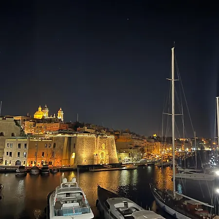 Moon Malta Boutique With Rooftop Pool & Sea Views Of Valletta, Grand Harbour & Three Cities 3* Cospicua