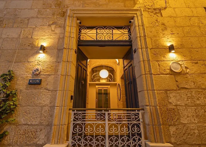 Moon Malta Boutique With Rooftop Pool & Sea Views Of Valletta, Grand Harbour & Three Cities 住宿加早餐酒店 Cospicua