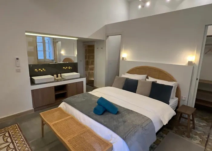 Moon Malta Boutique With Rooftop Pool & Sea Views Of Valletta, Grand Harbour & Three Cities 住宿加早餐酒店