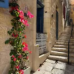 לינה וארוחת בוקר Moon Malta Boutique With Rooftop Pool & Sea Views Of Valletta, Grand Harbour & Three Cities Cospicua