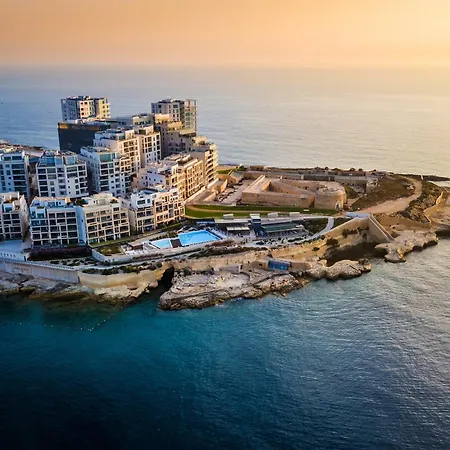 Moon Malta Boutique With Rooftop Pool & Sea Views Of Valletta, Grand Harbour & Three Cities Bed & Breakfast Cospicua