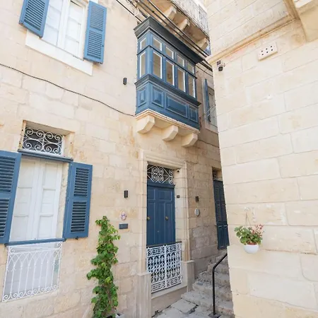 Bed and Breakfast Moon Malta Boutique With Rooftop Pool & Sea Views Of Valletta, Grand Harbour & Three Cities