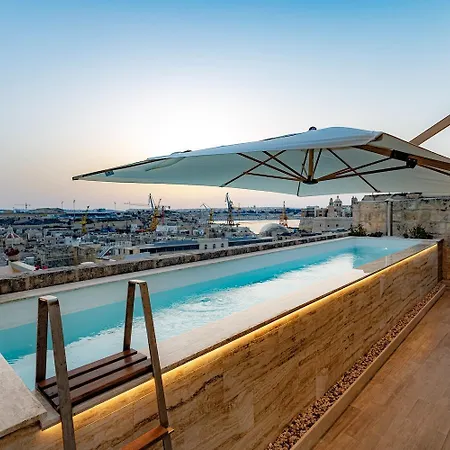 Bed & Breakfast Moon Malta Boutique With Rooftop Pool & Sea Views Of Valletta, Grand Harbour & Three Cities