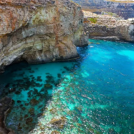 Moon Malta Boutique With Rooftop Pool & Sea Views Of Valletta, Grand Harbour & Three Cities Bed & Breakfast *