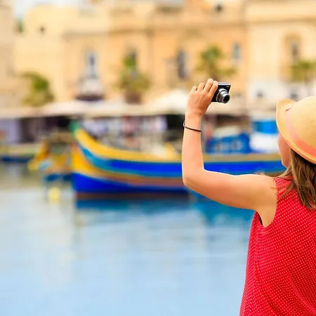 Moon Malta Boutique With Rooftop Pool & Sea Views Of Valletta, Grand Harbour & Three Cities Bed & Breakfast Cospicua