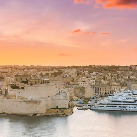 Moon Malta Boutique With Rooftop Pool & Sea Views Of Valletta, Grand Harbour & Three Cities *