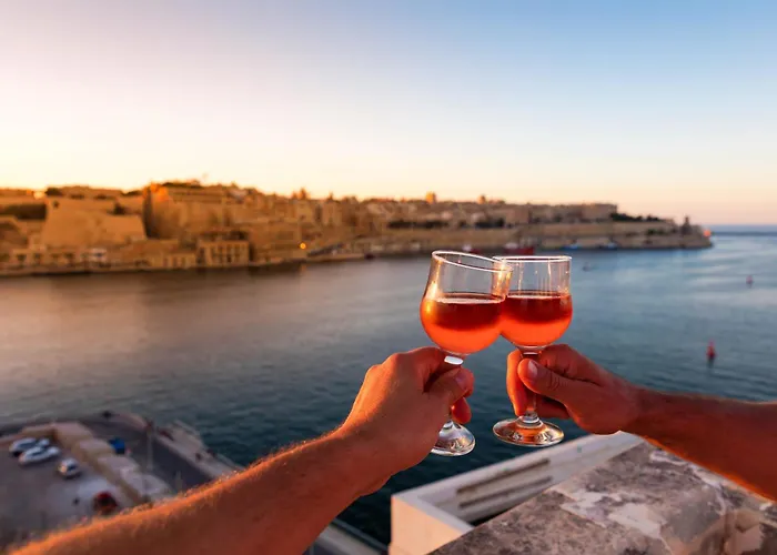 B&B Moon Malta Boutique With Rooftop Pool & Sea Views Of Valletta, Grand Harbour & Three Cities 3*