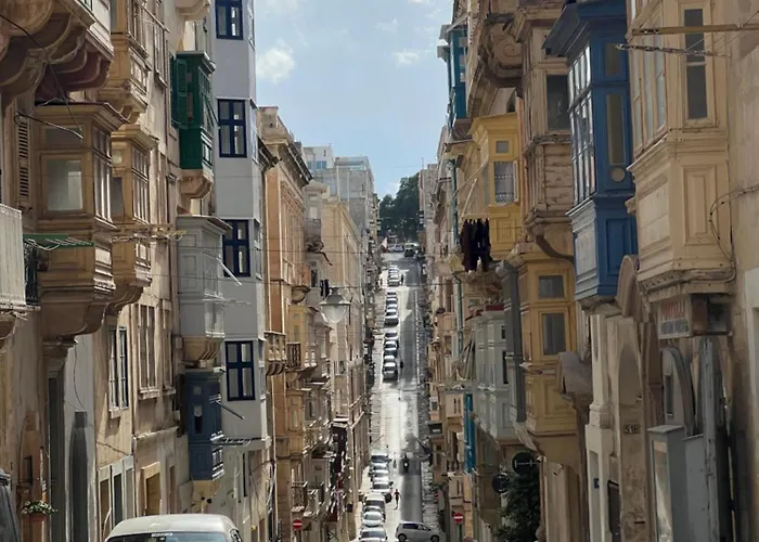 B&B Moon Malta Boutique With Rooftop Pool & Sea Views Of Valletta, Grand Harbour & Three Cities 3*