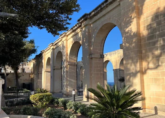 Frühstückspension Moon Malta Boutique With Rooftop Pool & Sea Views Of Valletta, Grand Harbour & Three Cities 3*