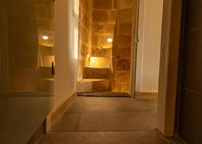 Frühstückspension Moon Malta Boutique With Rooftop Pool & Sea Views Of Valletta, Grand Harbour & Three Cities