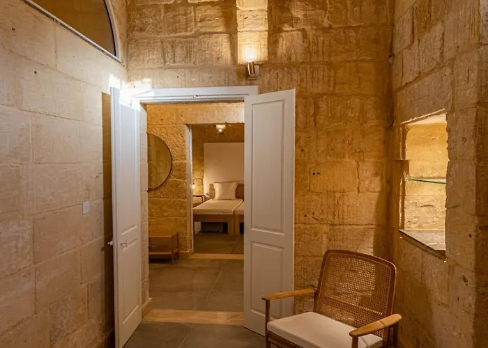 Frühstückspension Moon Malta Boutique With Rooftop Pool & Sea Views Of Valletta, Grand Harbour & Three Cities Cospicua