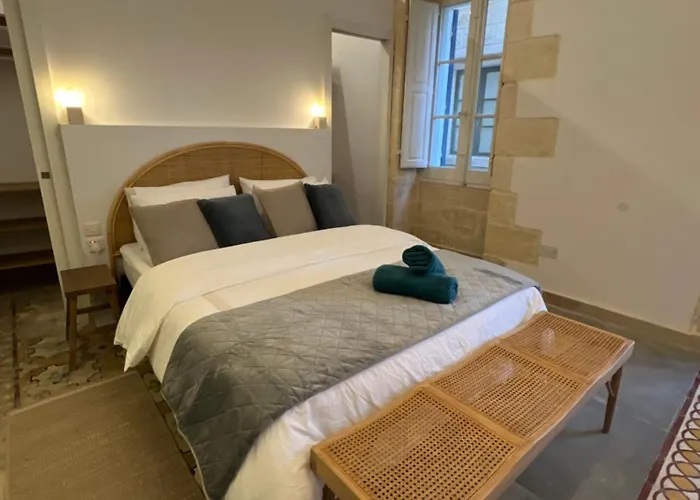 Frühstückspension Moon Malta Boutique With Rooftop Pool & Sea Views Of Valletta, Grand Harbour & Three Cities Cospicua