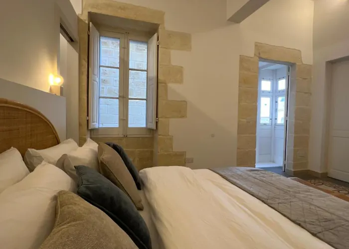Frühstückspension Moon Malta Boutique With Rooftop Pool & Sea Views Of Valletta, Grand Harbour & Three Cities
