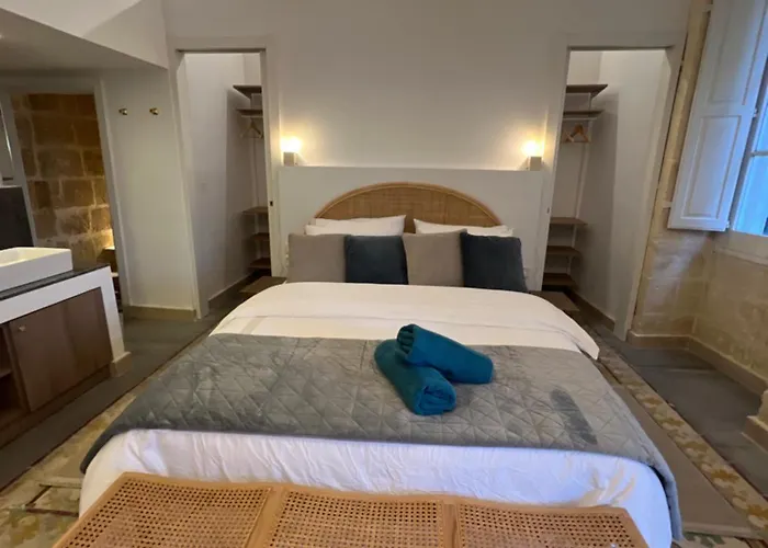 Frühstückspension Moon Malta Boutique With Rooftop Pool & Sea Views Of Valletta, Grand Harbour & Three Cities